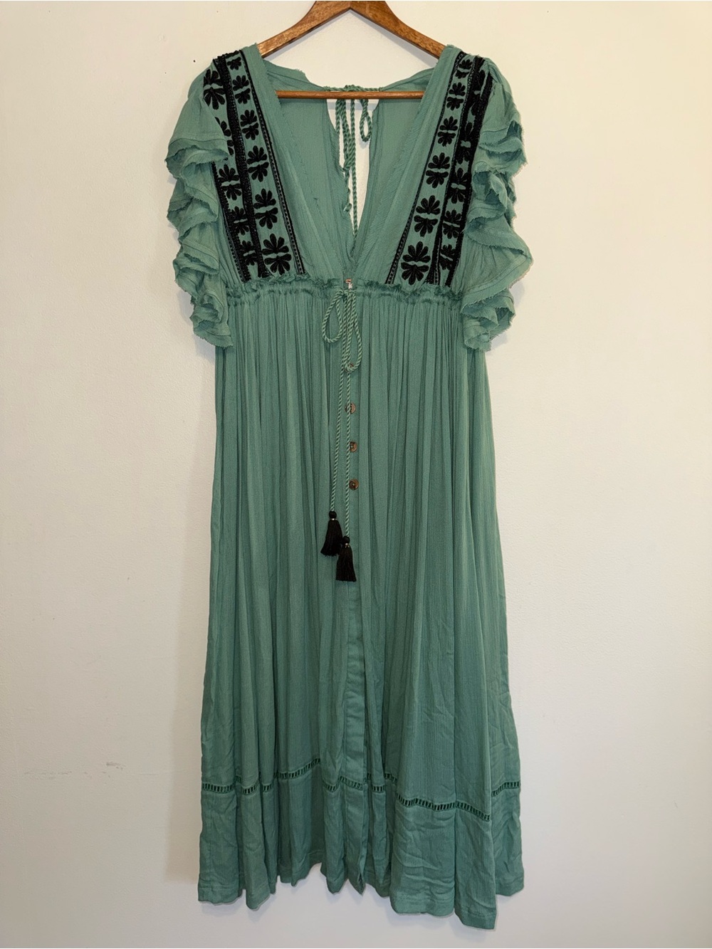 Free People Green Flowing Caftan Maxi Dress Crinkle Rayon Black Embroidery XS
